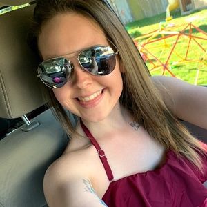 Meet your Posher, Shawna